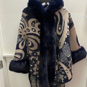 Chic Women's Navy and Beige Patterned Cape